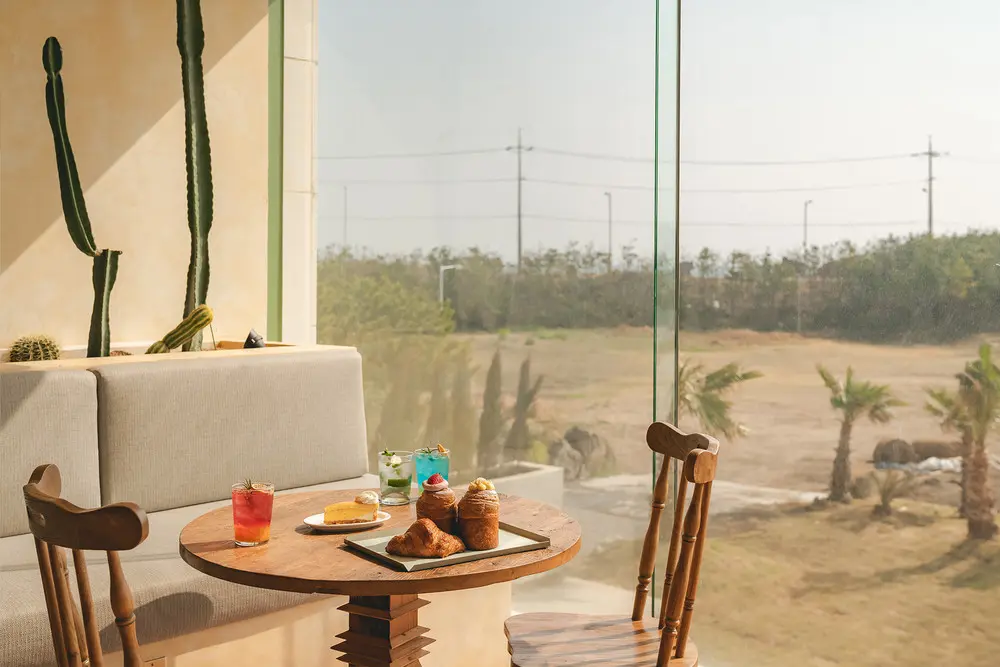 A window seat facing the sea at Seogwipean Bakery